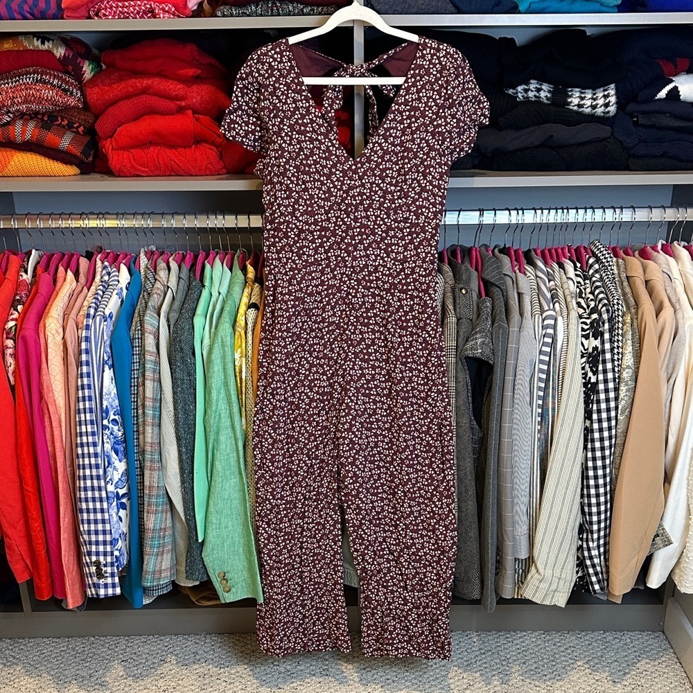 Abercrombie & Fitch maroon/white floral short sleeve side zipper jumpsuit size S
